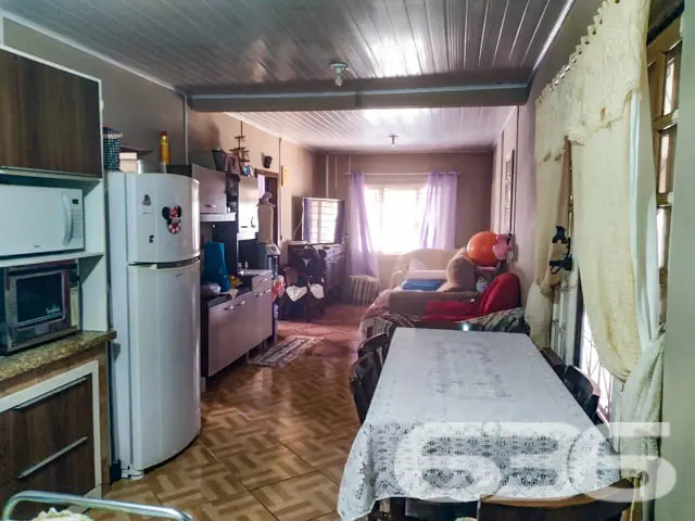 RESIDÊNCIA AMPLA COM 5 DORMITÓRIOS E VISTA PARA A