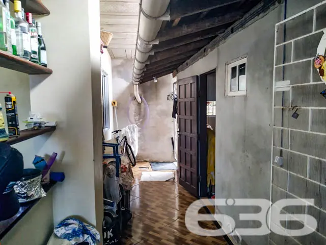 RESIDÊNCIA AMPLA COM 5 DORMITÓRIOS E VISTA PARA A