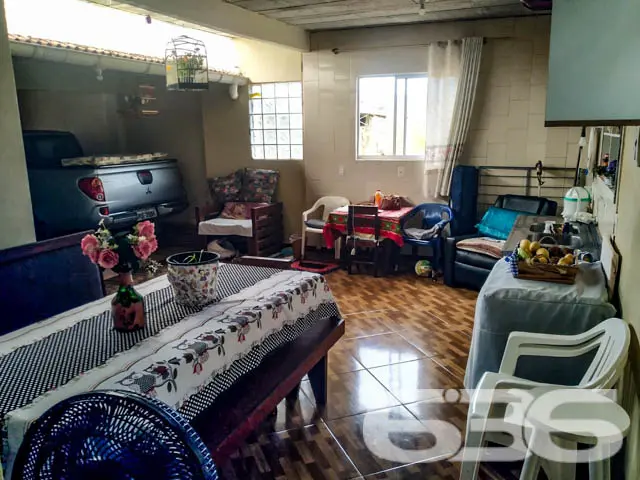 RESIDÊNCIA AMPLA COM 5 DORMITÓRIOS E VISTA PARA A