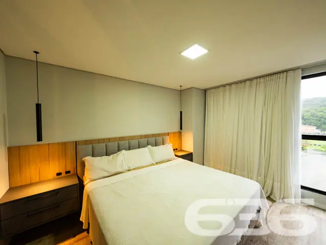 SOBRADO COM SUÍTE E CLOSET + DORMITÓRIO NO BAIRRO