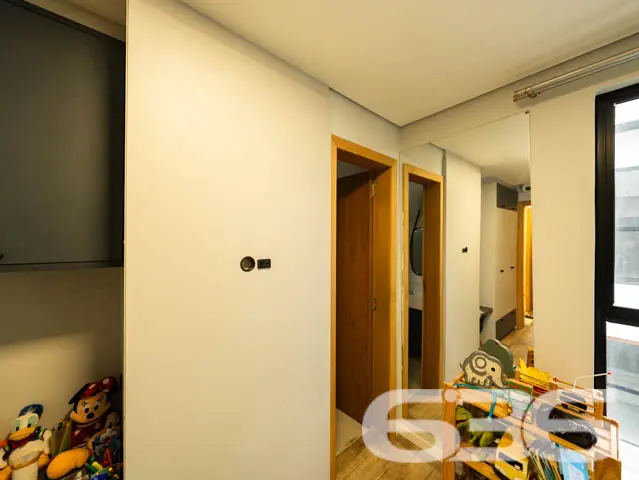 SOBRADO COM SUÍTE E CLOSET + DORMITÓRIO NO BAIRRO