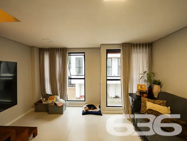SOBRADO COM SUÍTE E CLOSET + DORMITÓRIO NO BAIRRO