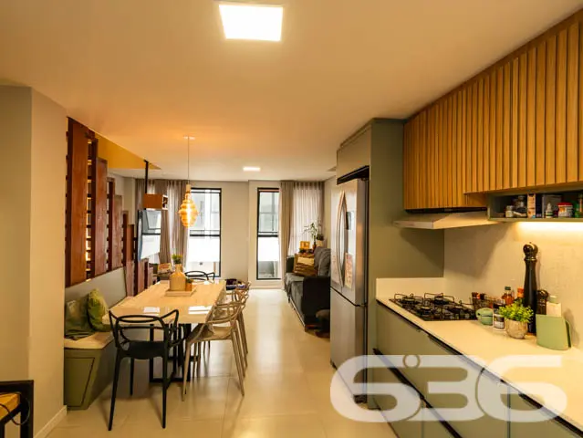 SOBRADO COM SUÍTE E CLOSET + DORMITÓRIO NO BAIRRO