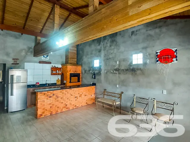 BAIRRO ADHEMAR GARCIA: RESIDÊNCIA COM SUÍTE E CLOS