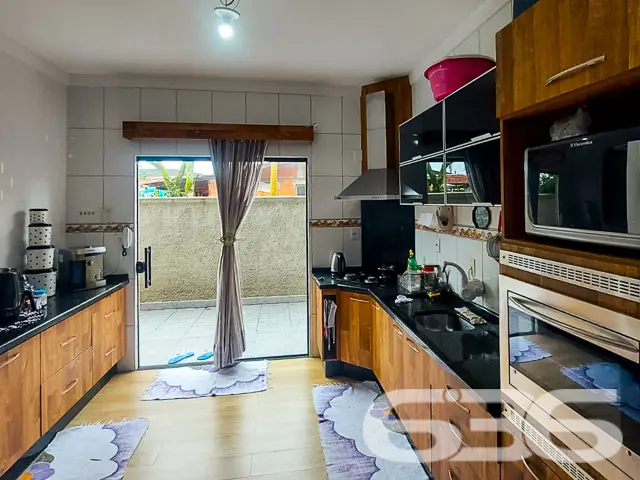 BAIRRO ADHEMAR GARCIA: RESIDÊNCIA COM SUÍTE E CLOS
