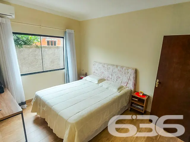 BAIRRO ADHEMAR GARCIA: RESIDÊNCIA COM SUÍTE E CLOS