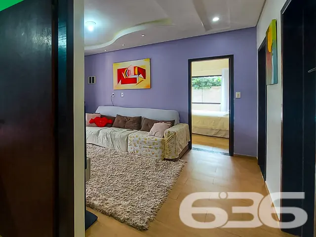 BAIRRO ADHEMAR GARCIA: RESIDÊNCIA COM SUÍTE E CLOS