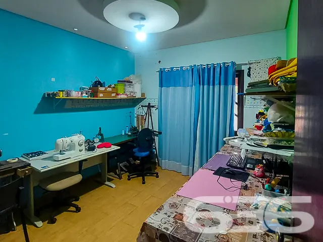 BAIRRO ADHEMAR GARCIA: RESIDÊNCIA COM SUÍTE E CLOS