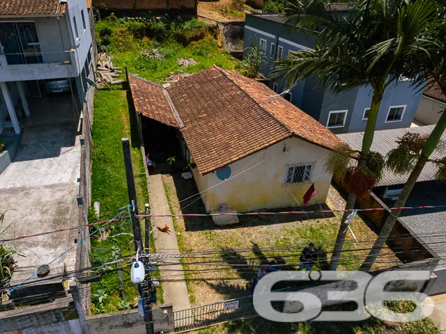 BAIRRO PARANAGUAMIRIM: TERRENO COM POTENCIAL INCRĂ