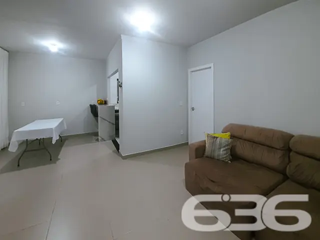 VENDE-SE CASA COM SUÍTE + 2 DORMITÓRIOS NO BAIRRO 