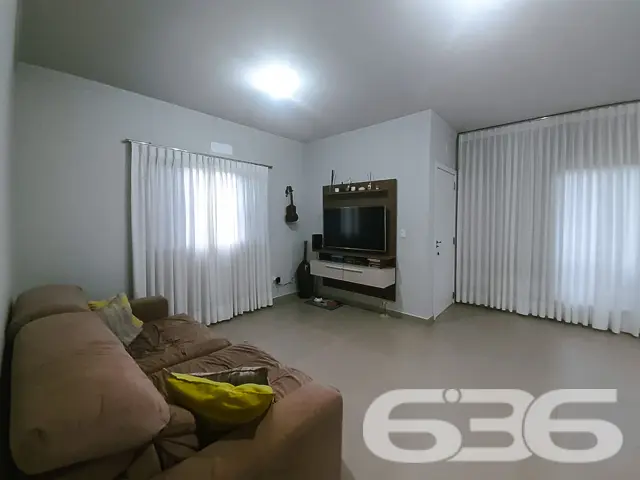 VENDE-SE CASA COM SUÍTE + 2 DORMITÓRIOS NO BAIRRO 