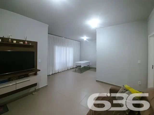 VENDE-SE CASA COM SUÍTE + 2 DORMITÓRIOS NO BAIRRO 