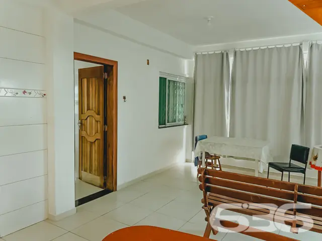 BAIRRO BUCAREIN: SOBRADO AMPLO COM SUÍTE + DORMITÓ