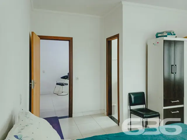 BAIRRO BUCAREIN: SOBRADO AMPLO COM SUÍTE + DORMITÓ