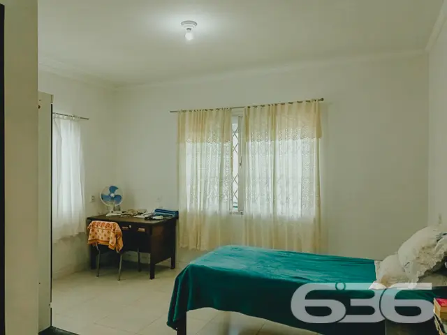 BAIRRO BUCAREIN: SOBRADO AMPLO COM SUÍTE + DORMITÓ