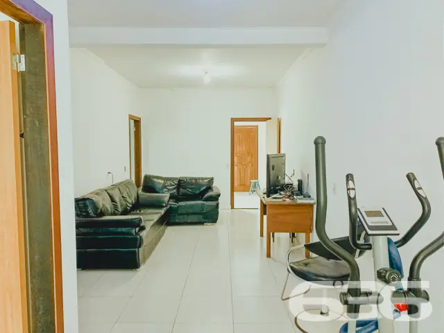 BAIRRO BUCAREIN: SOBRADO AMPLO COM SUÍTE + DORMITÓ