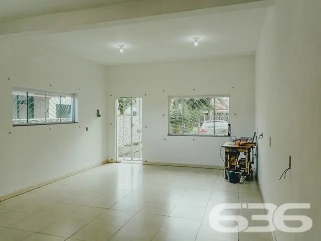 BAIRRO BUCAREIN: SOBRADO AMPLO COM SUÍTE + DORMITÓ