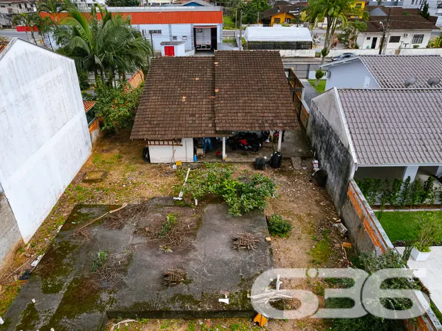 IMÓVEL À VENDA NO BAIRRO AVENTUREIRO COM AMPLO TER