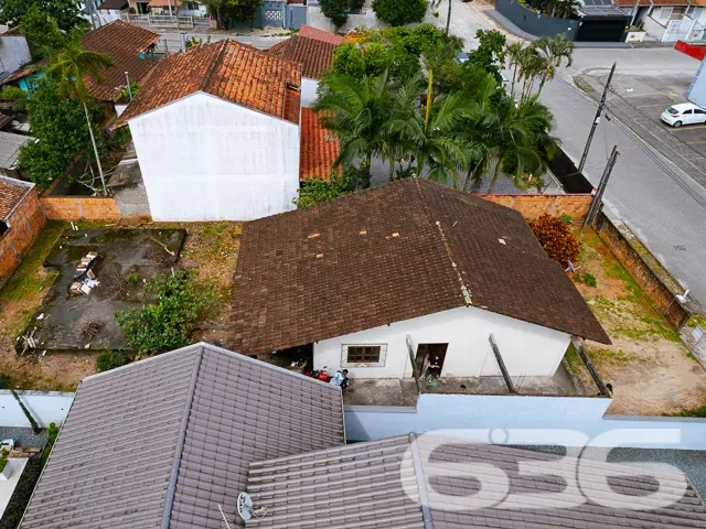 IMÓVEL À VENDA NO BAIRRO AVENTUREIRO COM AMPLO TER