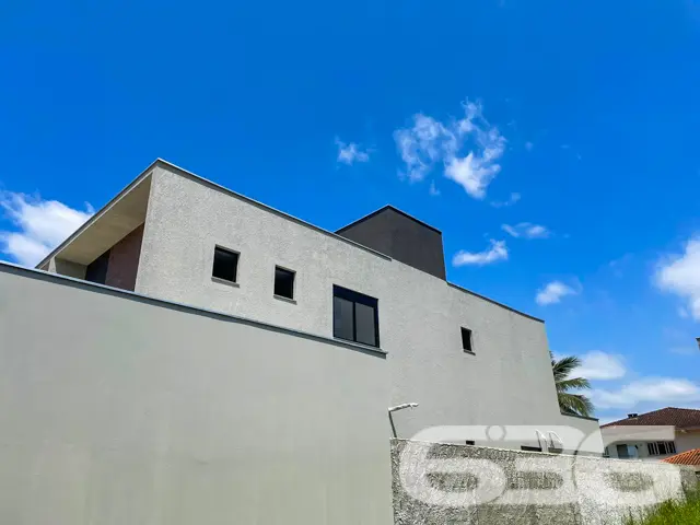 BELÍSSIMO IMÓVEL COM 3 SUÍTES NO BAIRRO SANTO ANTÔ