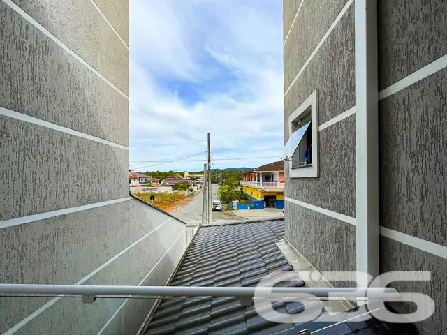 SOBRADO COM SUÍTE + 2 DORMITÓRIOS NO BAIRRO AVENTU