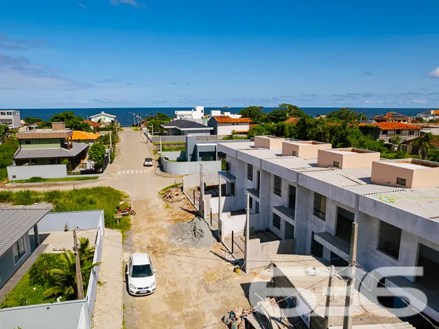 SOBRADO COM SUÍTE + 2 DORMITÓRIOS NO BAIRRO SALINA