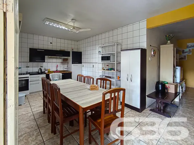 IMÓVEL COM SUÍTE + 2 DORMITÓRIOS NO CORAÇÃO DE BAL