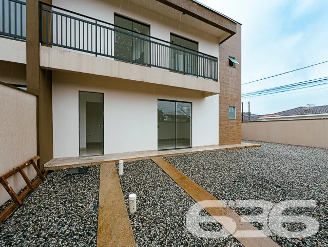 BAIRRO AVENTUREIRO: SOBRADO DE ESQUINA ESPAĂOSO CO