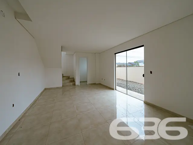 BAIRRO AVENTUREIRO: SOBRADO DE ESQUINA ESPAĂOSO CO