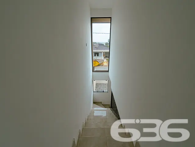 BAIRRO AVENTUREIRO: SOBRADO DE ESQUINA ESPAĂOSO CO