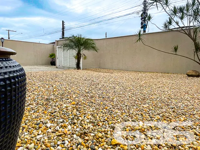 BELÍSSIMA RESIDÊNCIA COM SUÍTE MASTER NO BAIRRO IR