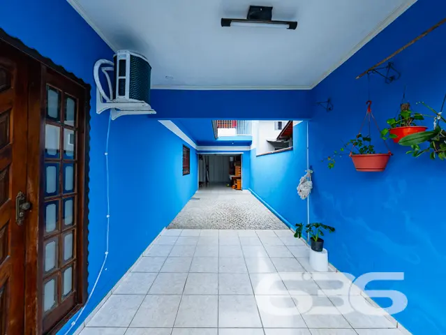Ampla residĂȘncia tĂ©rrea no bairro Costa e Silva, J