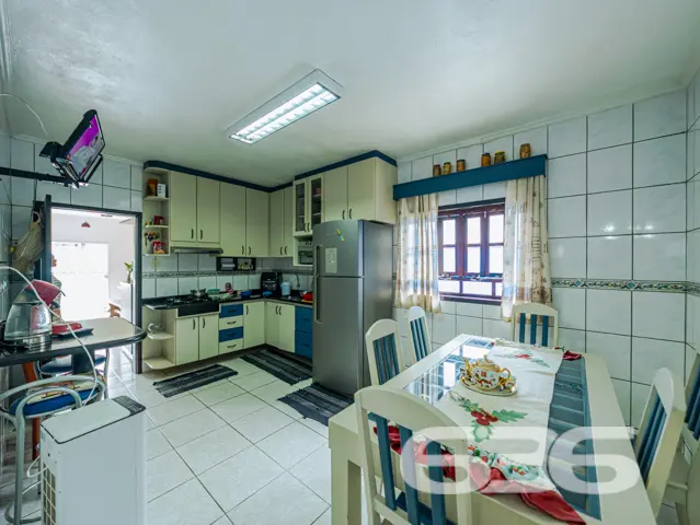 Ampla residĂȘncia tĂ©rrea no bairro Costa e Silva, J