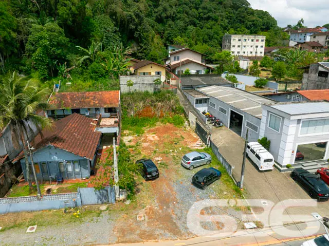 Oportunidade Imperdível: Terreno Plano e Bem Local