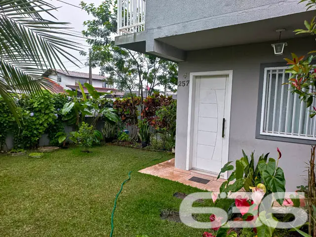 Sobrado Geminado em Joinville, SC, Bairro Adhemar