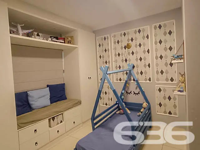 Apresentamos a você uma residência geminada, sobra