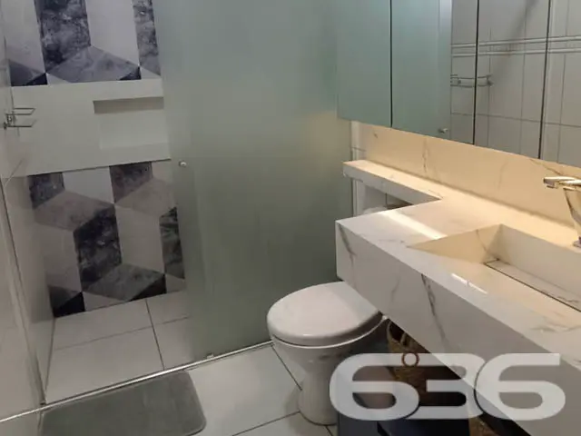 Apresentamos a você uma residência geminada, sobra