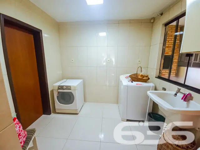 Descubra a casa dos seus sonhos em Joinville, no b