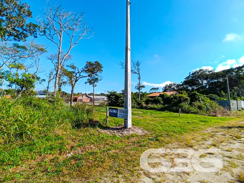 Terreno plano e pronto para construir a poucos met