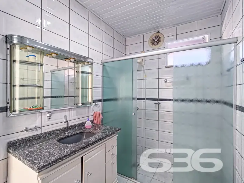 Residência Térrea com Edícula e Amplo Espaço em Jo