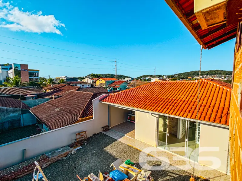 Residência Térrea com Edícula e Amplo Espaço em Jo