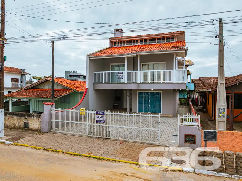 Venha conhecer o sobrado dos seus sonhos no coraçã