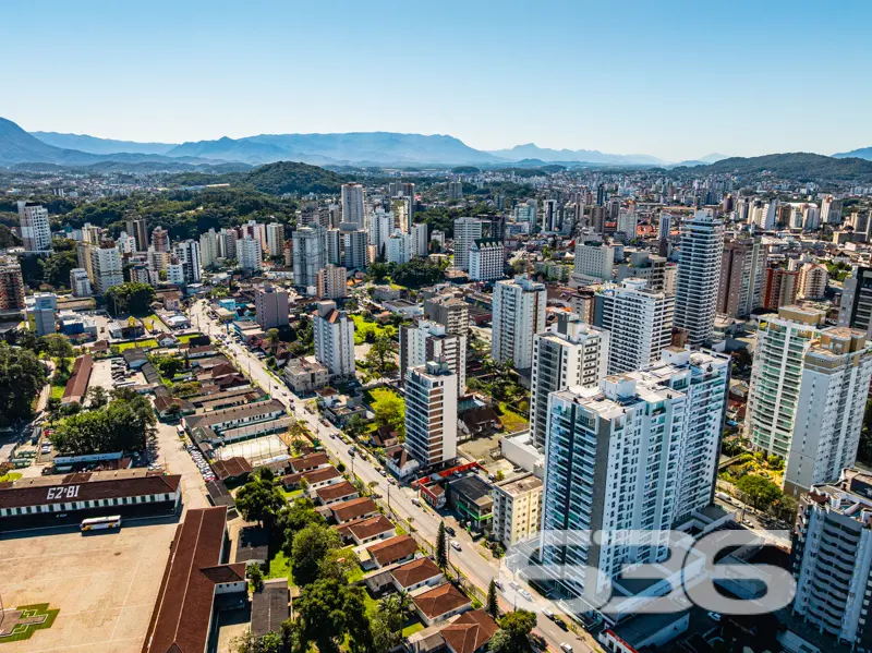 APARTAMENTO DE LUXO EM FRENTE AO 62º BATALHÃO DE I