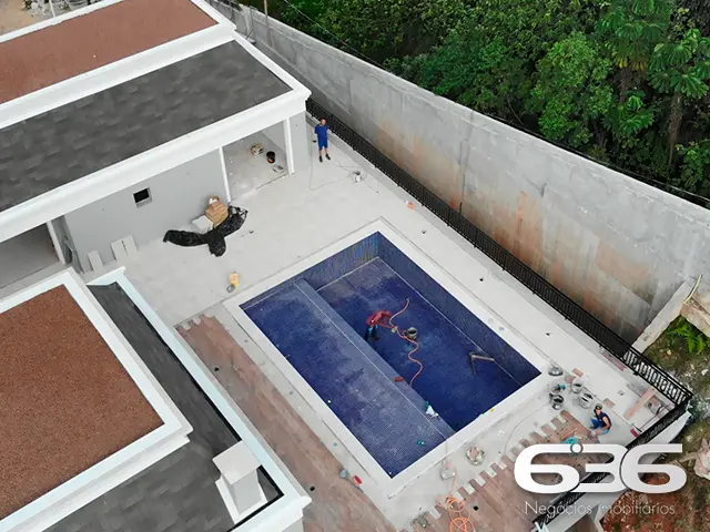 APARTAMENTO MOBILIADO DE ALTO PADRÃO NO COSTA E SI