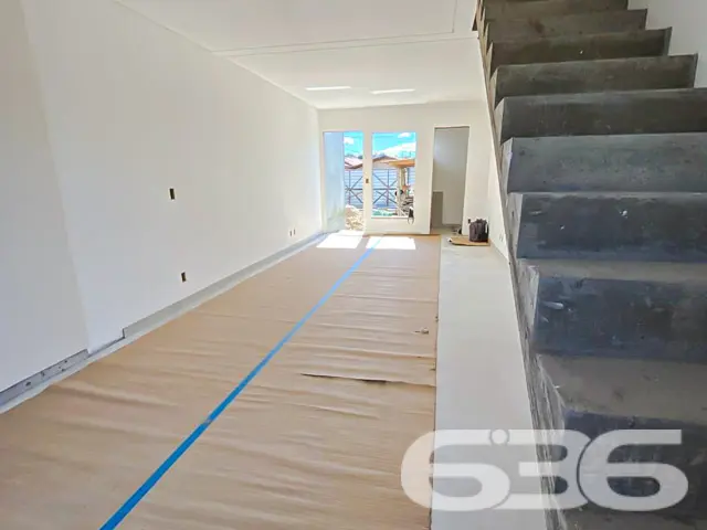 VENDE-SE GEMINADO SOBRADO COM 2 SUĂTES NO BAIRRO B